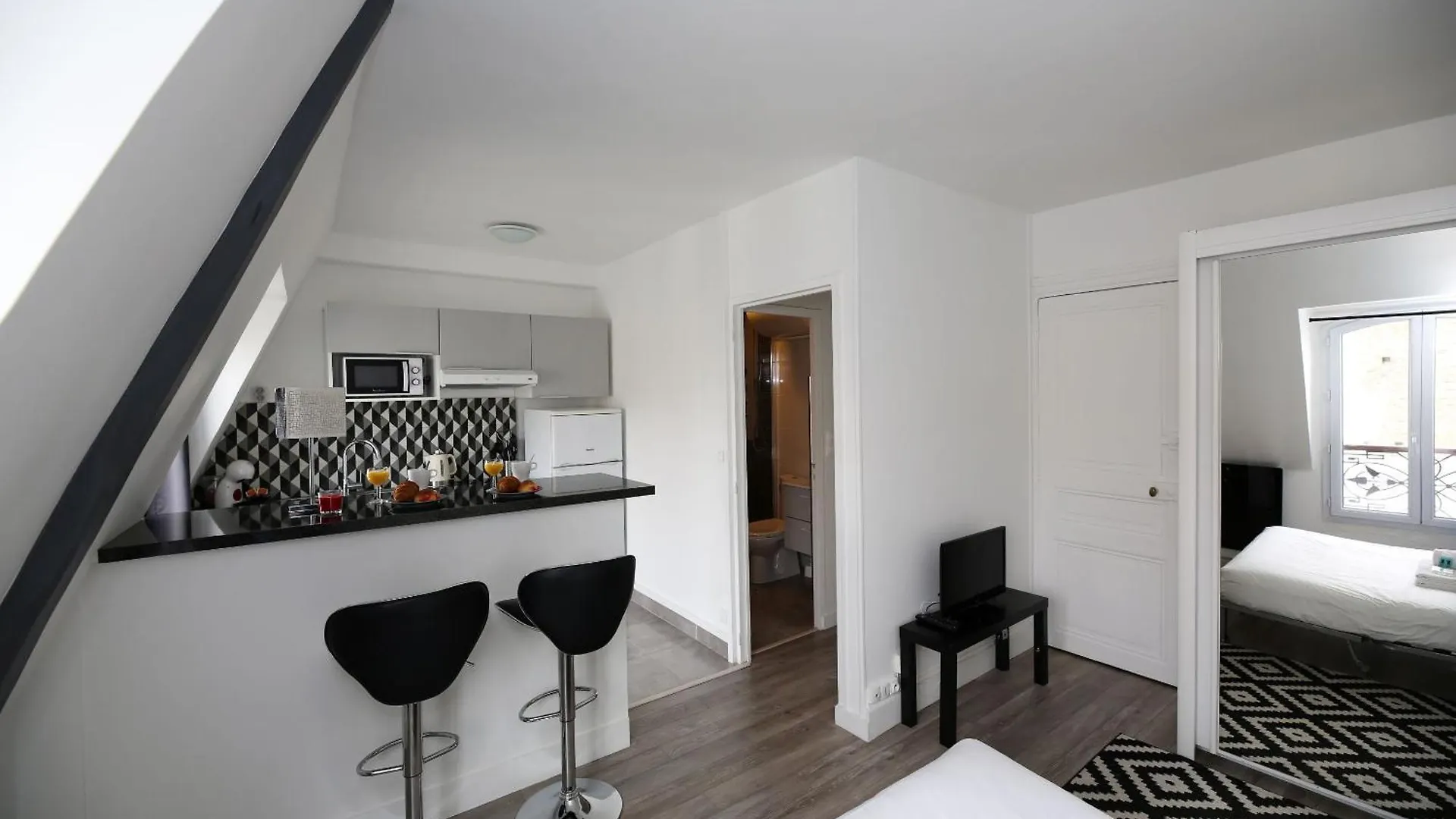 Studio Tout Equipe Proche Arc De Triomphe - 2P Apartment Paris